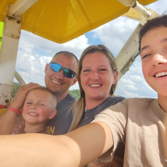 Meet your Posher, Christy - Picture 6 of 6